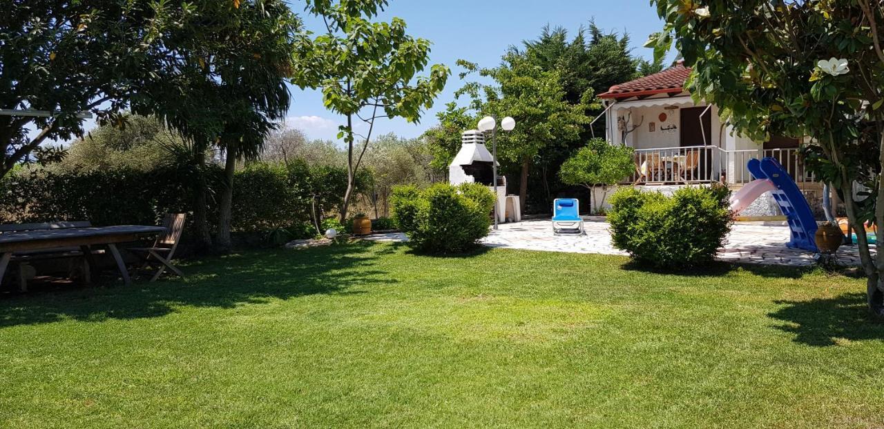 Country House By The Sea !!! Villa Karavomilos  Exterior photo